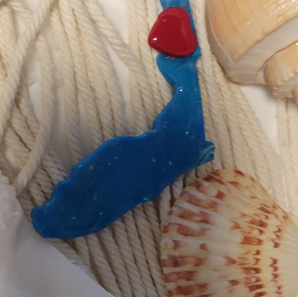 Magnetic - Picture 5 of 6